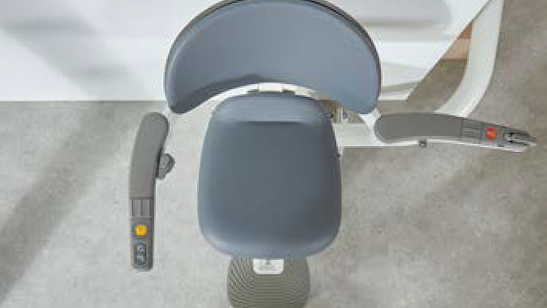 Wiitrac-Flow-X-Options-Armrest-03-Open